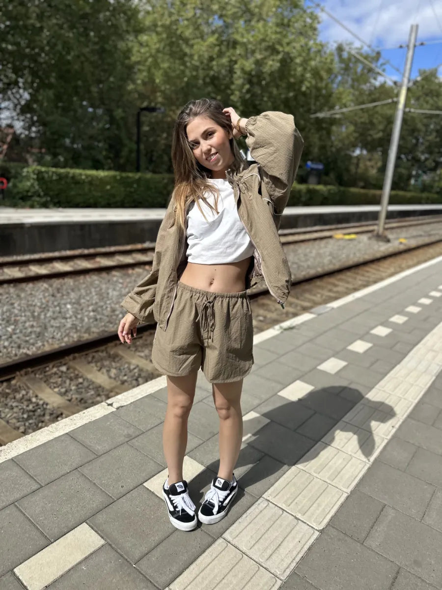  Squared short Nisa - taupe