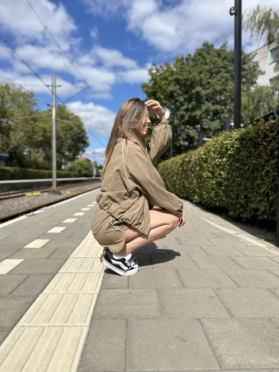  Squared short Nisa - taupe