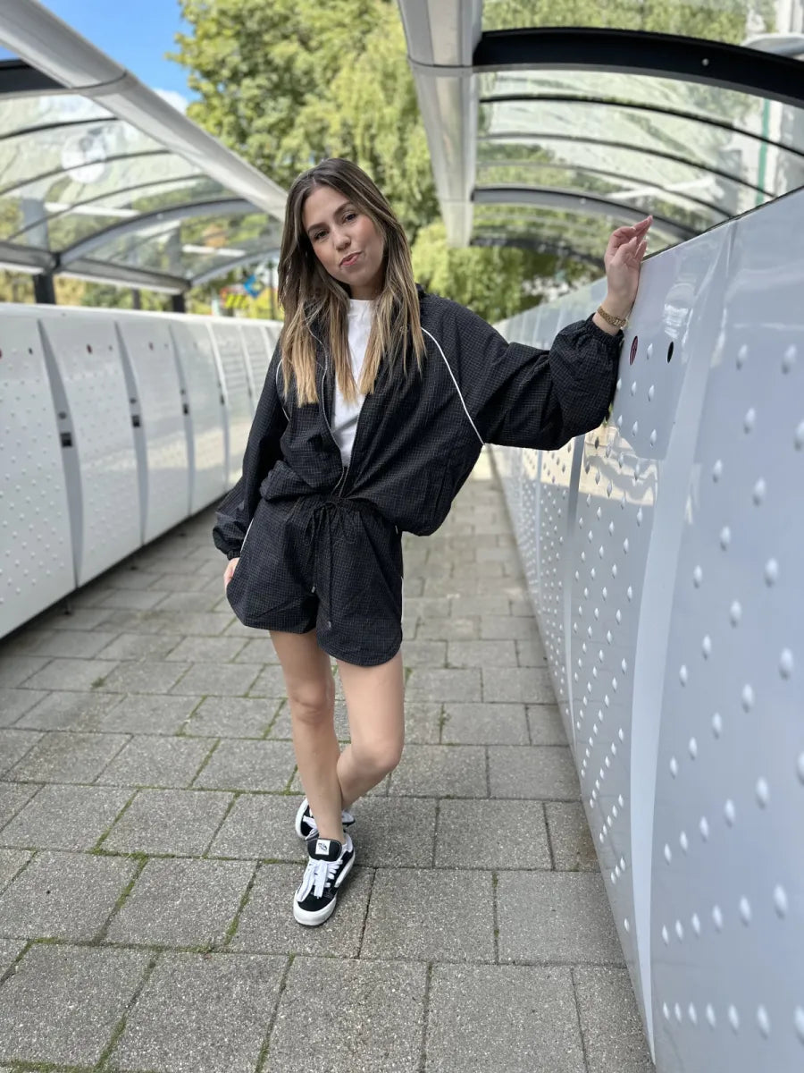  Squared short Nisa - zwart