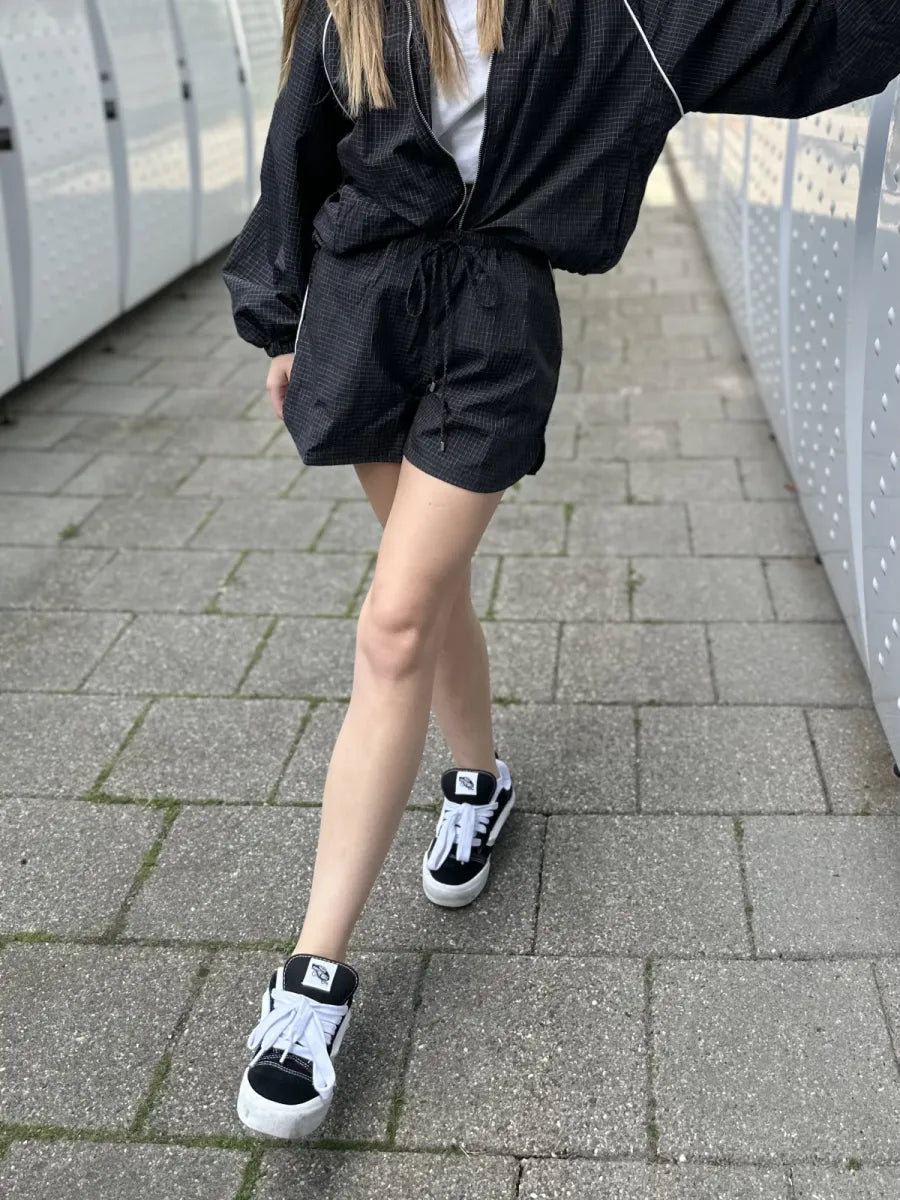  Squared short Nisa - zwart