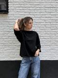  T-shirt met open rug Mae - zwart