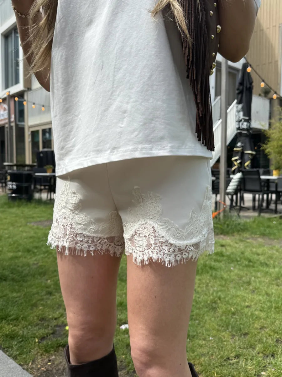  Musthave lace short - wit