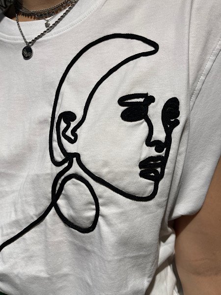 Wit t-shirt one line face