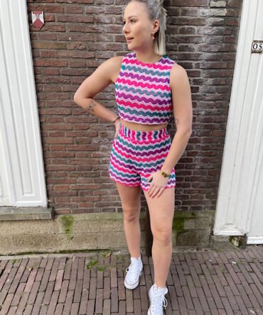Roze short met gehaakte print