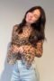 Bruine leopard getailleerde mesh top