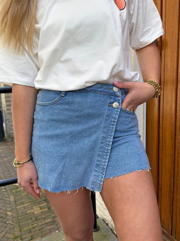 Blauw skort 2 knopen geknipt 2320-1