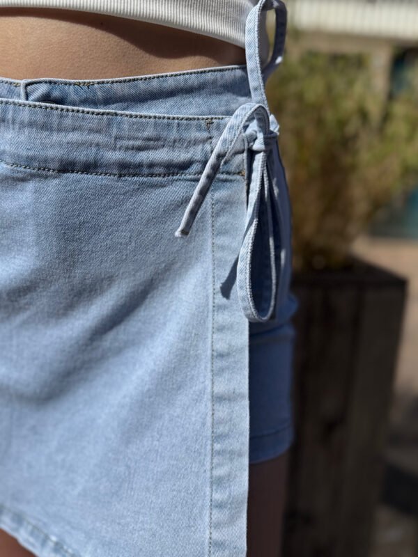 Blauw denim skort met strik 9058-1