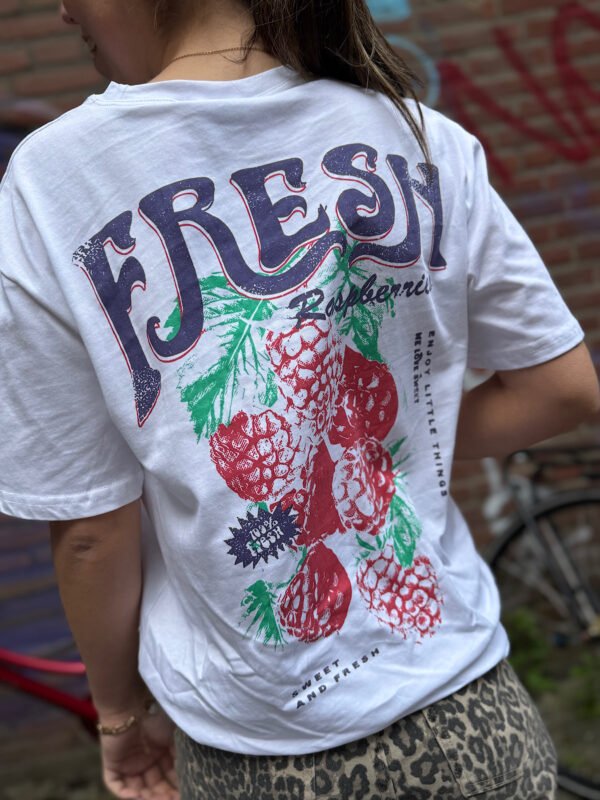 Wit t-shirt fresh raspberries