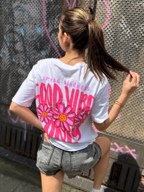 Wit t-shirt good vibes only