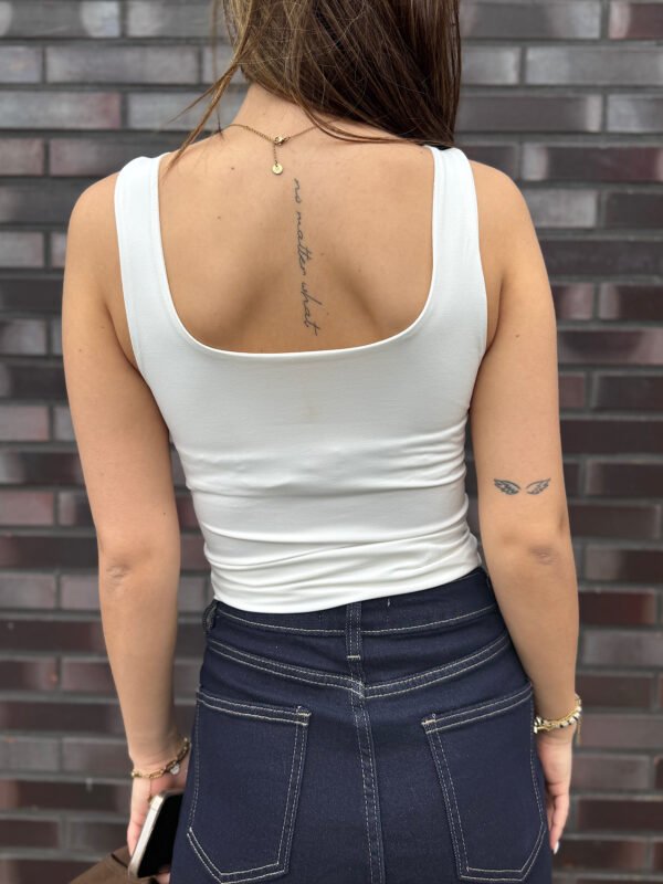 Witte basic top vierkanten hals