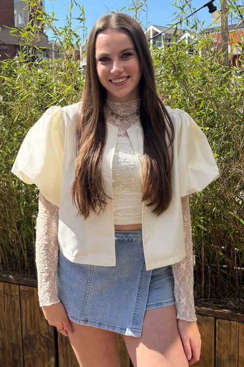 Witte korte blouse met pofmouwen