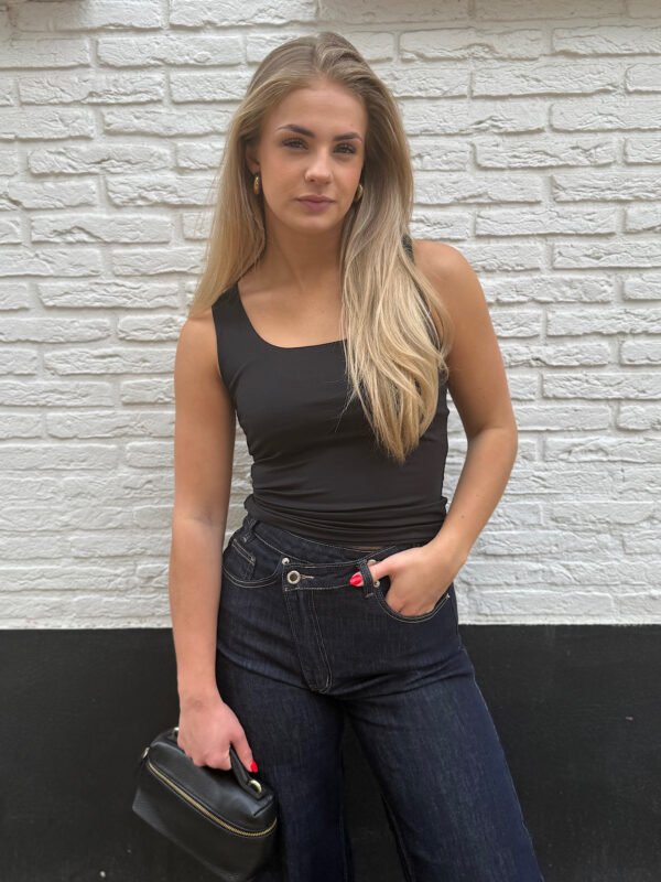 Zwarte basic top vierkanten hals
