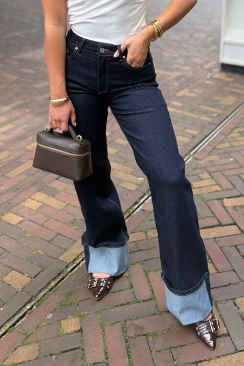 Bruine puntige loafers met riempjes