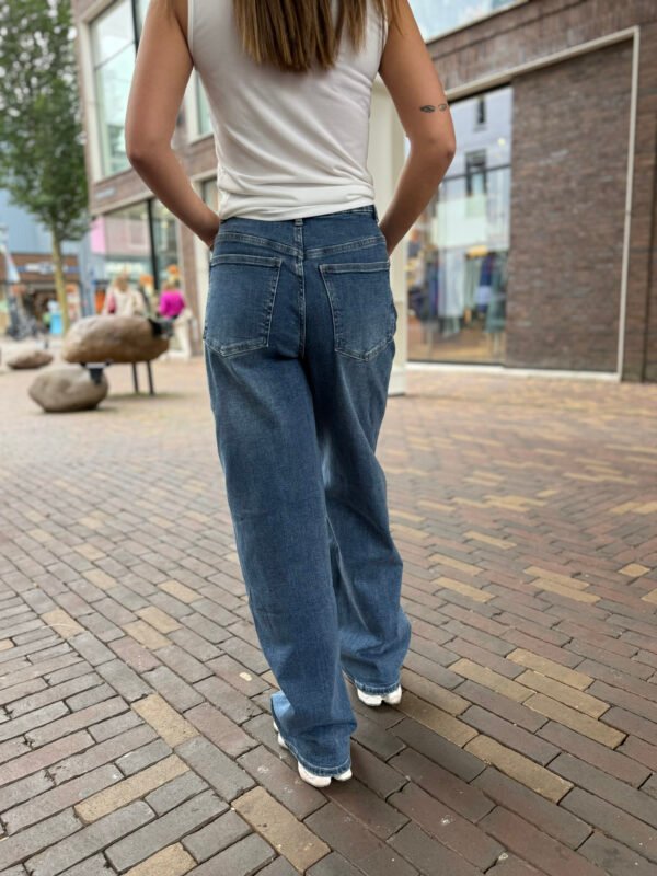 Donkerblauwe dad fit jeans scheve sluiting 3328