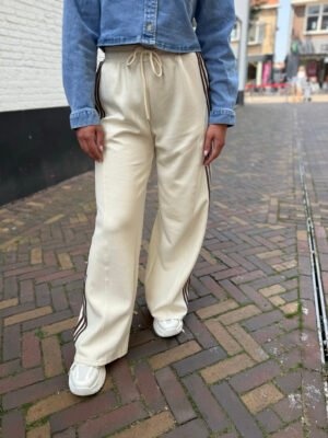 Beige loose fit broek met bruine strepen