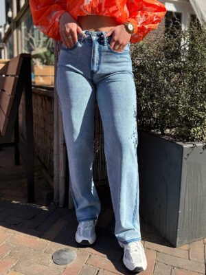Blauwe jeans met donkere naden