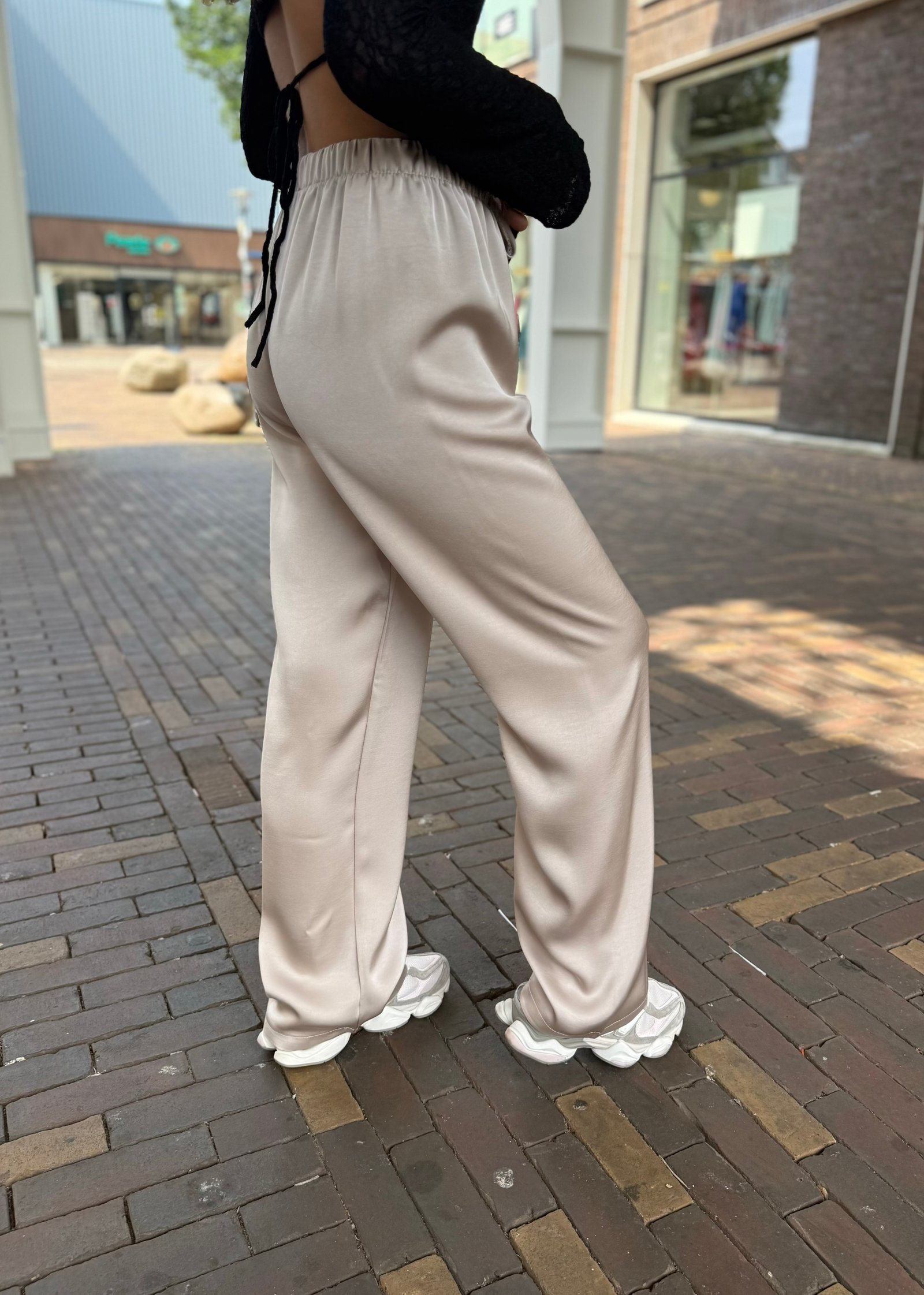Champagne satijnen wide leg broek Léanne