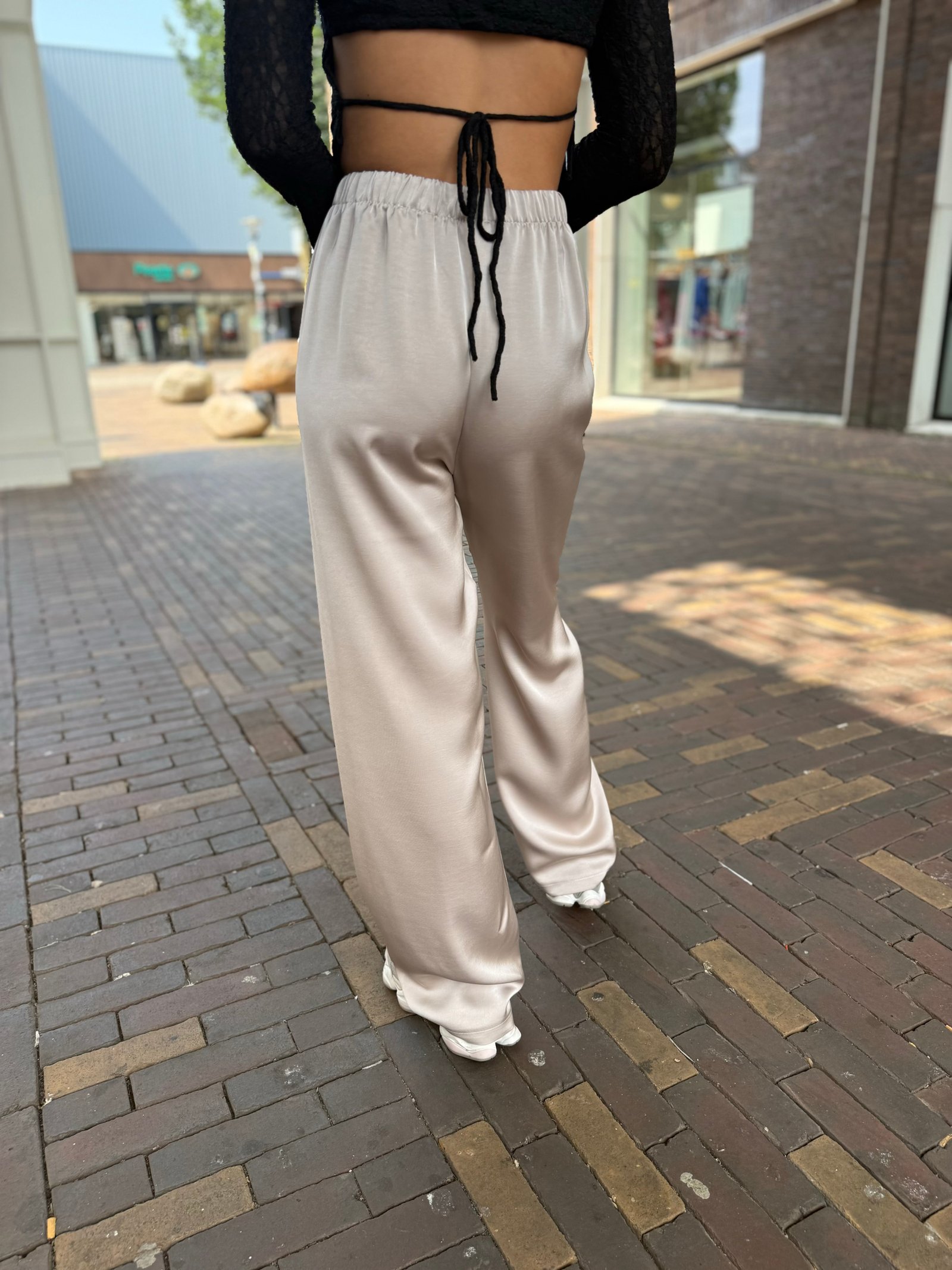 Champagne satijnen wide leg broek Léanne