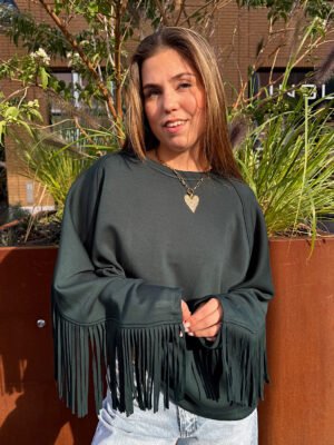 Donkergroene sweater met fringe Donkergroene sweater met fringe