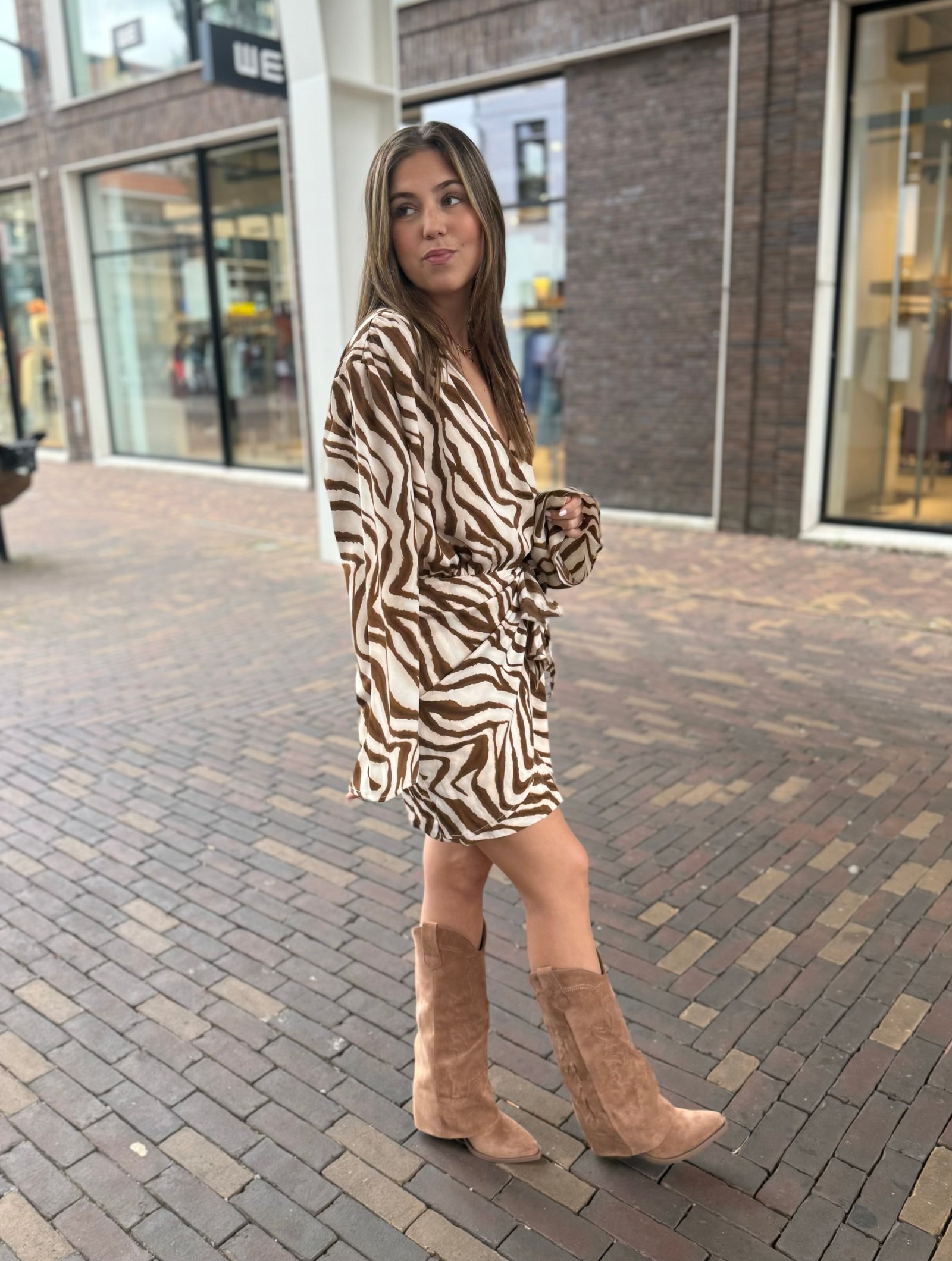 Ecru jurkje met bruine zebra print