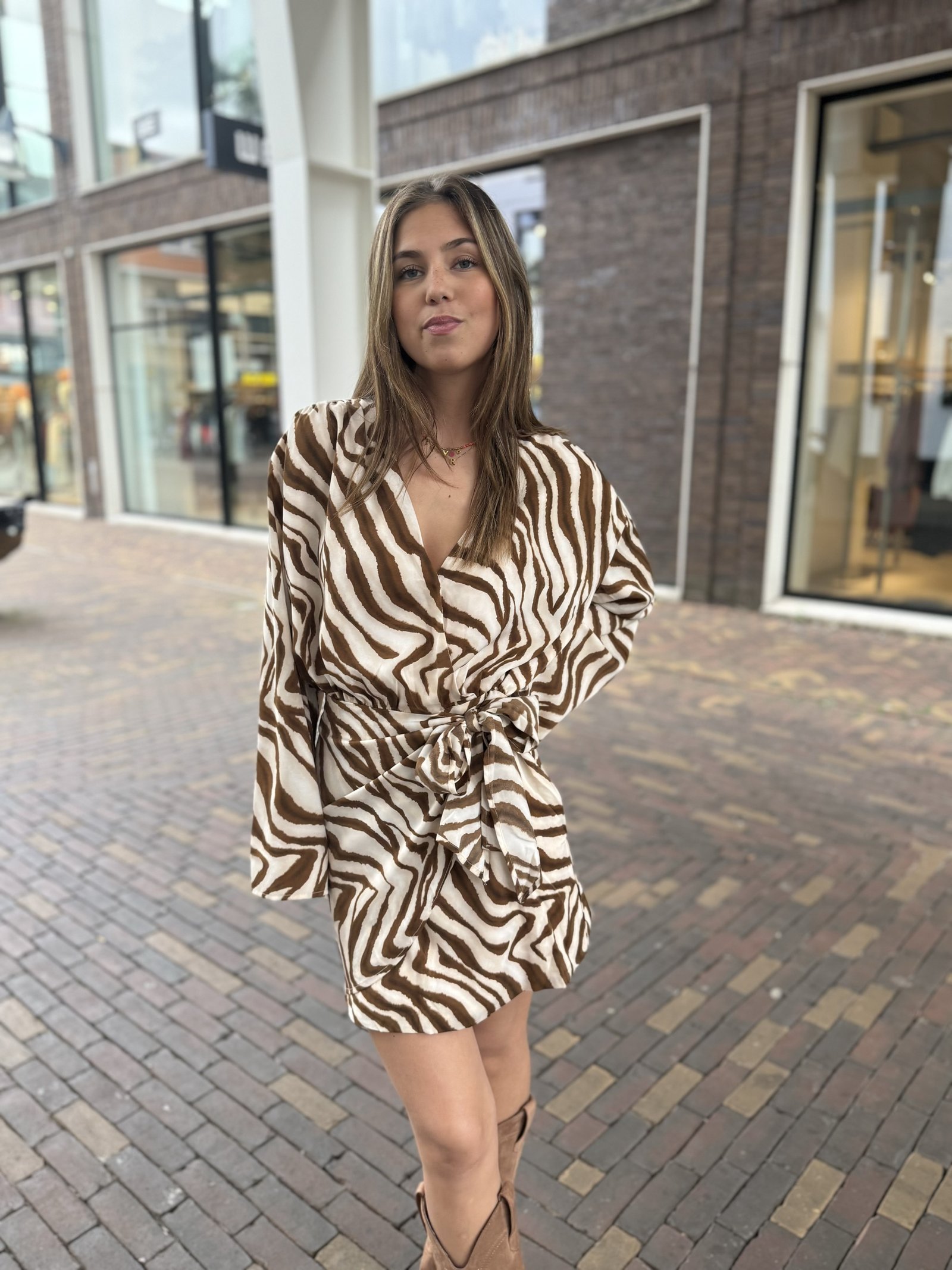 Ecru jurkje met bruine zebra print
