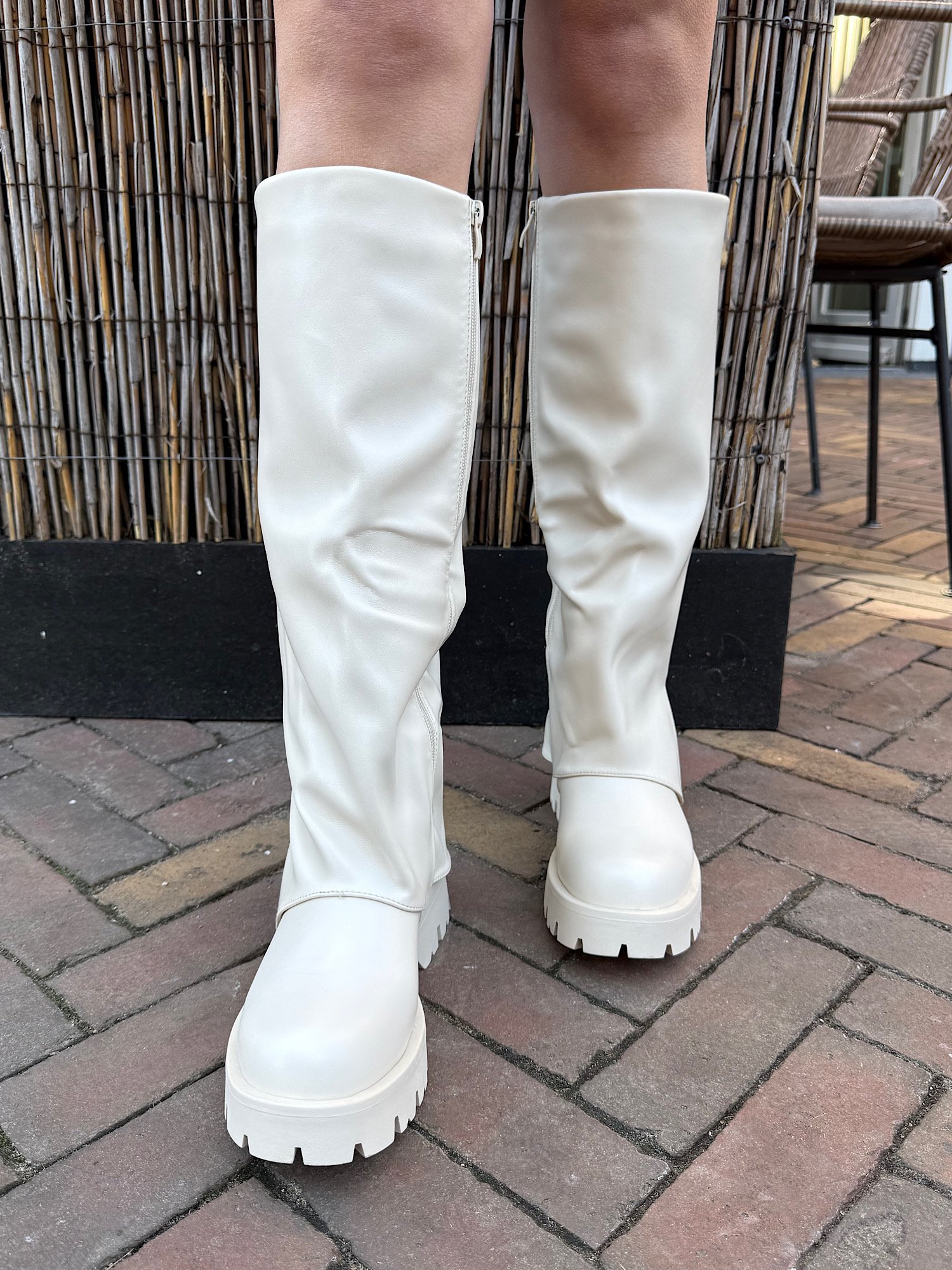 Ecru laarzen met overlay