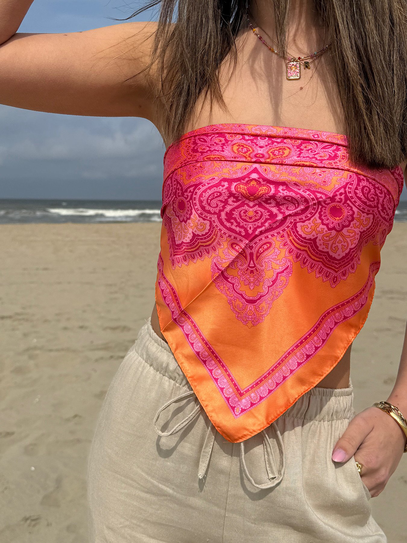 Oranje/ roze paisley sjaaltje