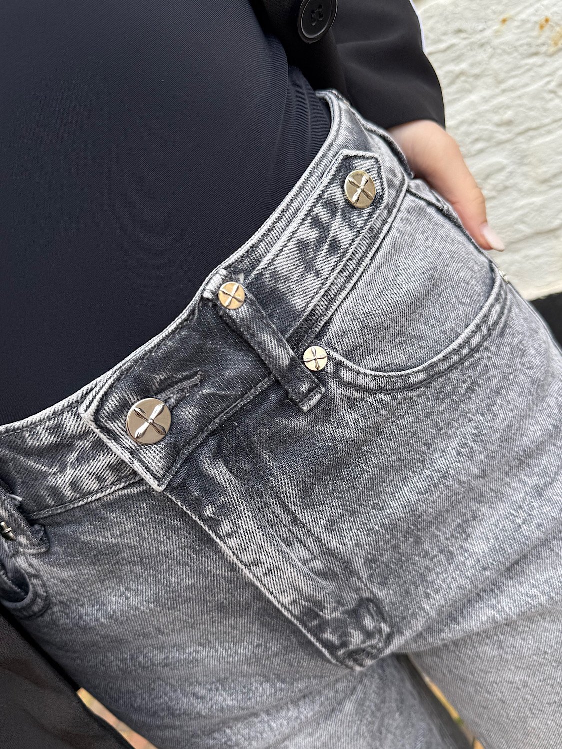 QH - Grijze wide leg jeans met zilveren knopen 3368-3