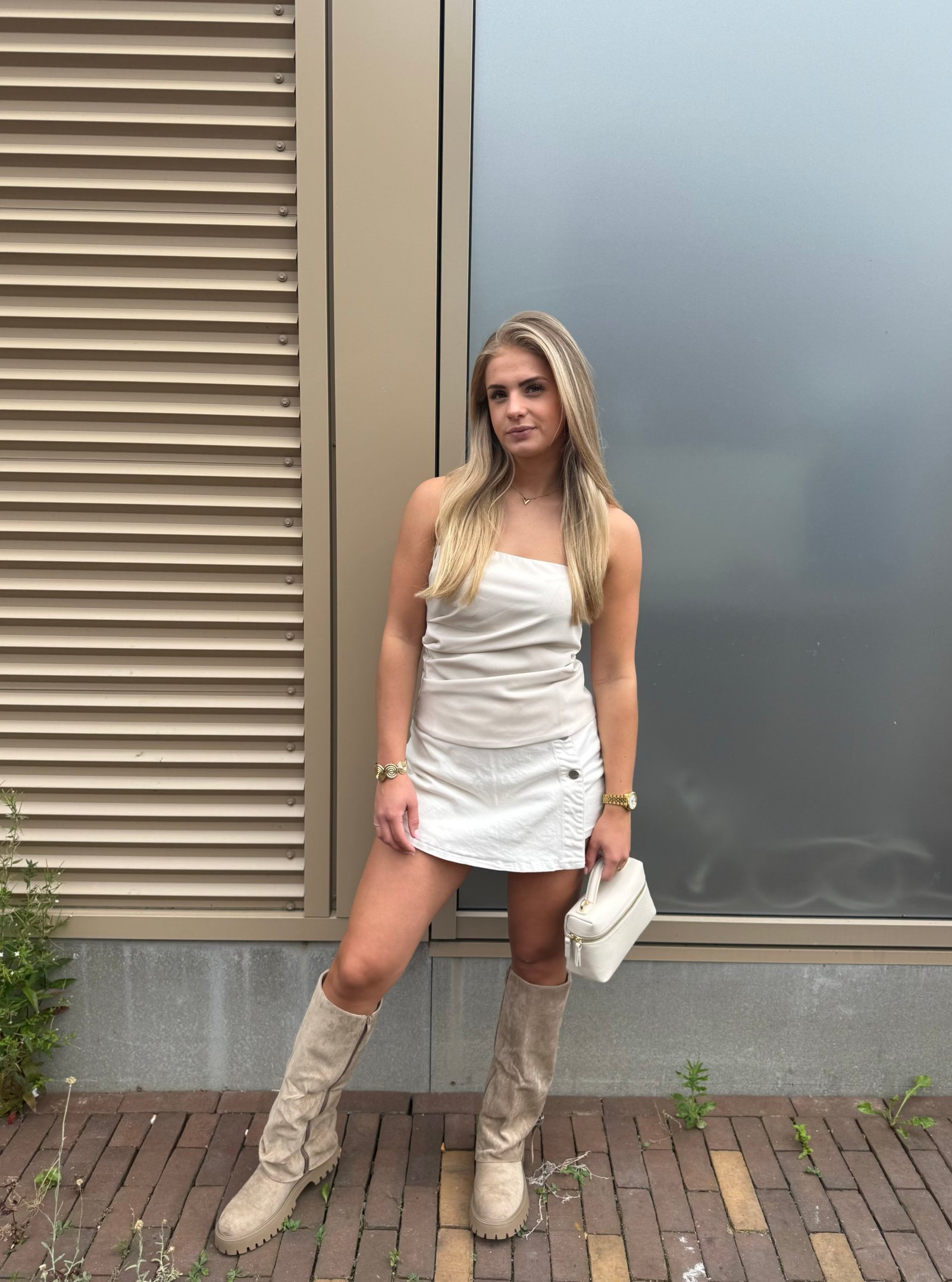 Taupe chunky boots met overlay