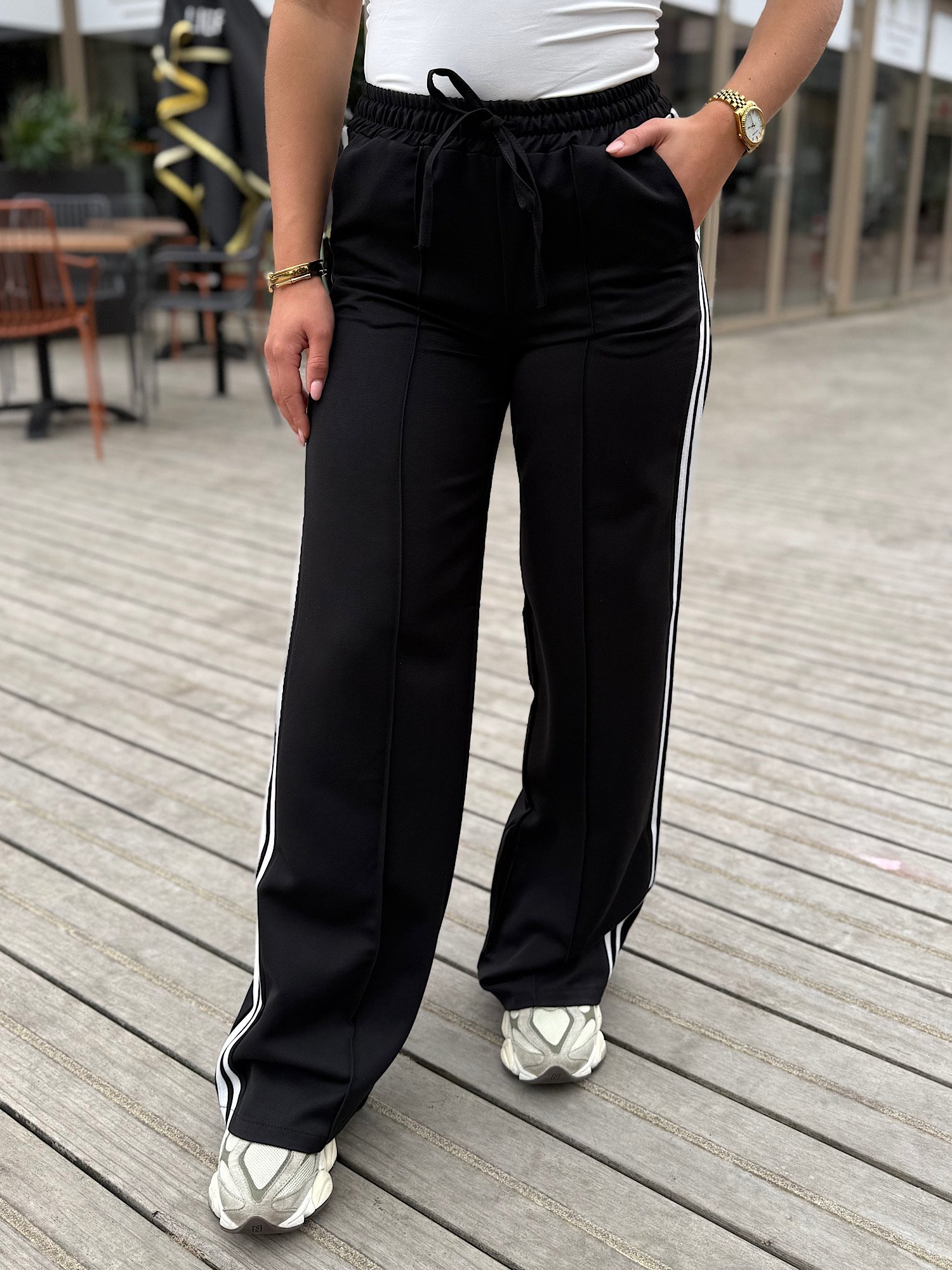 ZM - Zwarte wide leg met strepen Novi