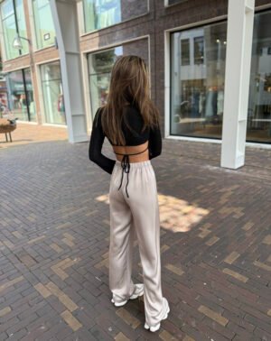 Zwart kanten top met open rug Minthe