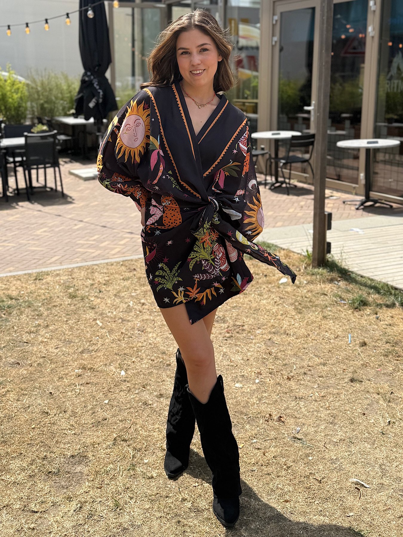 Zwarte astro print overslag jurk