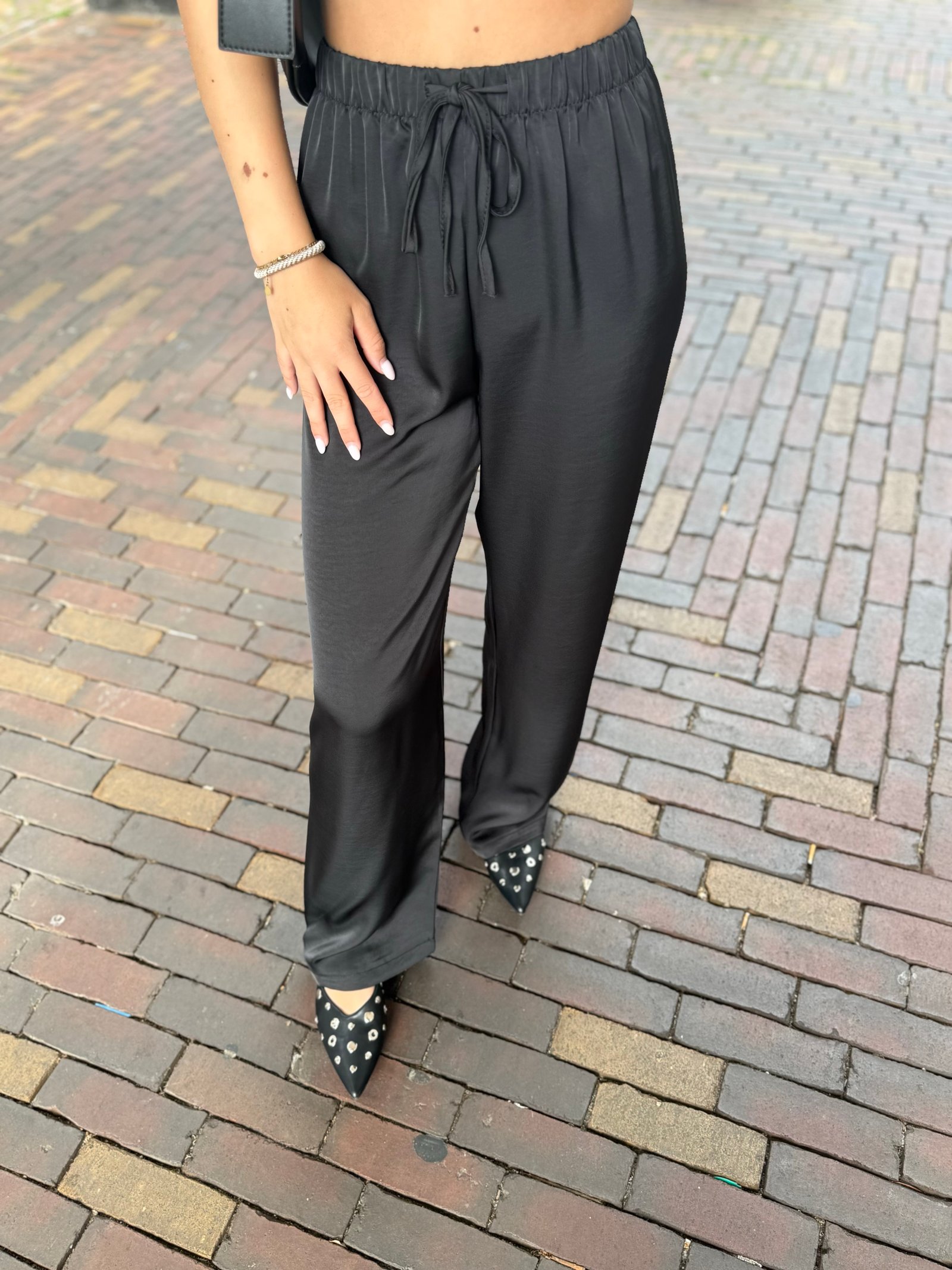 Zwarte puntige loafers met studs