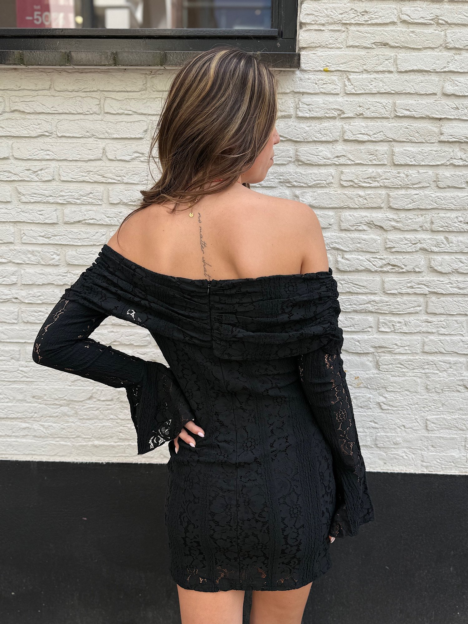 Zwarte kanten jurk Amara