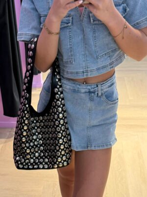 Zwarte schouder tas met grote studs