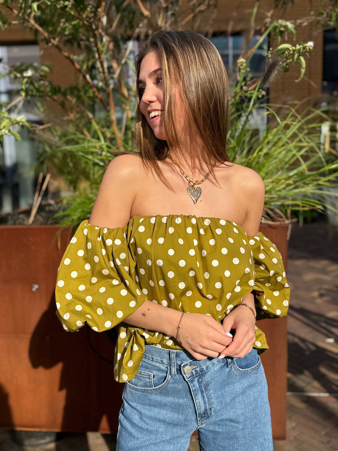 Avocado off shoulder blouse Dotje