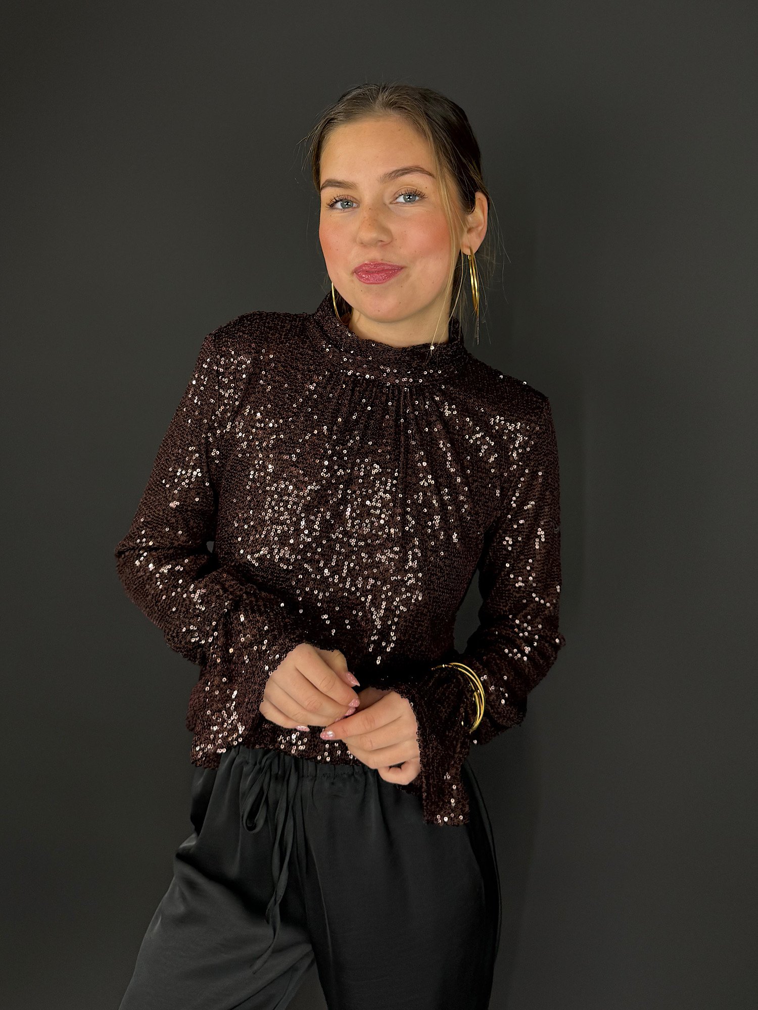 Top met open rug Esmay - bruin