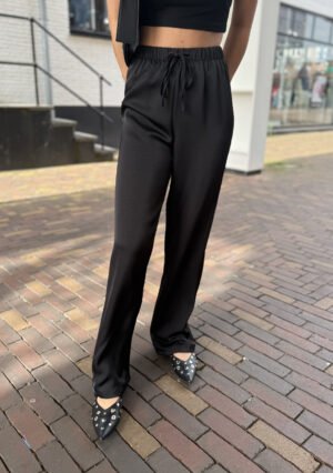 Zwart satijnen wide leg broek Léanne