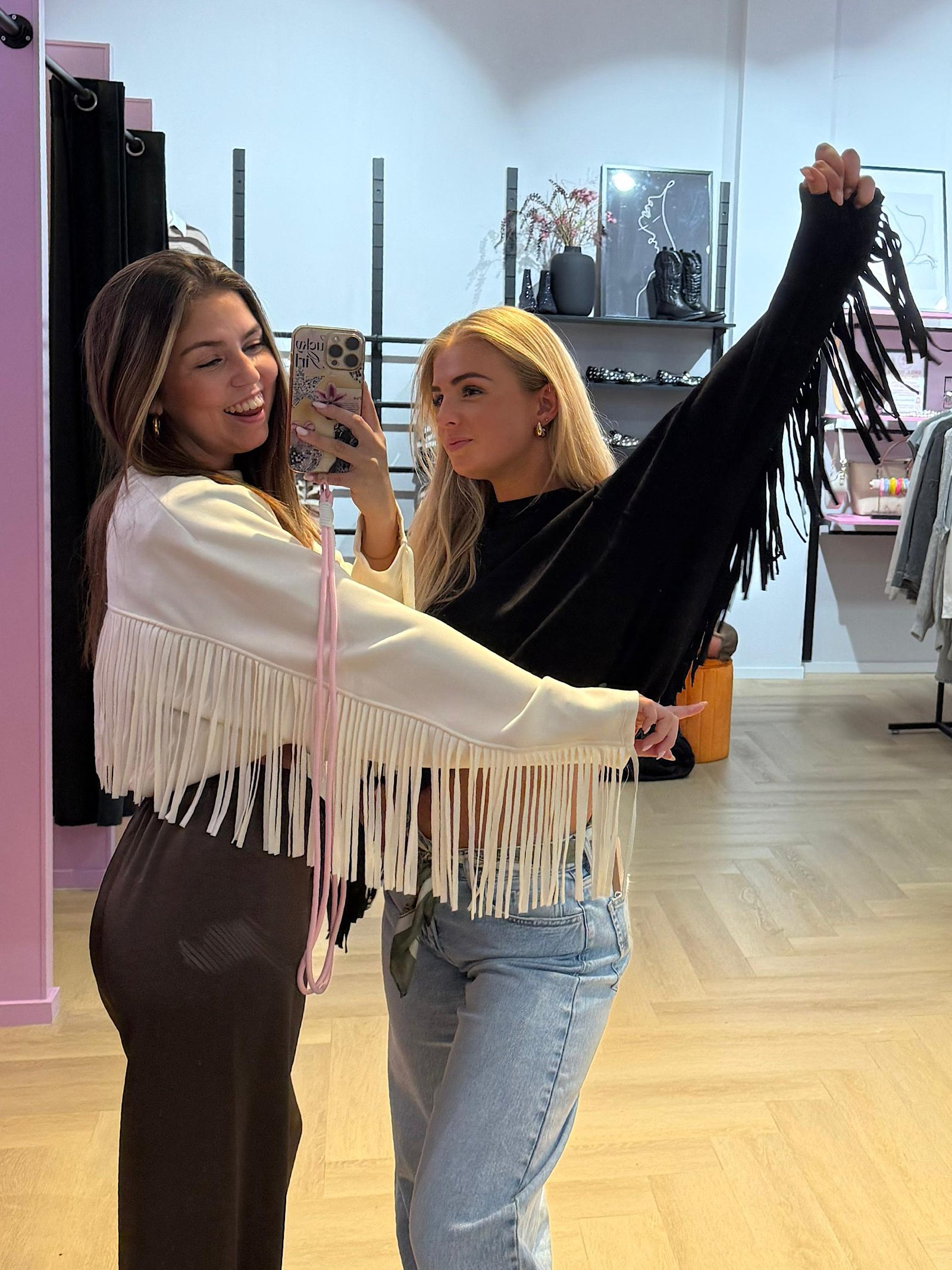 Zwarte sweater met fringe