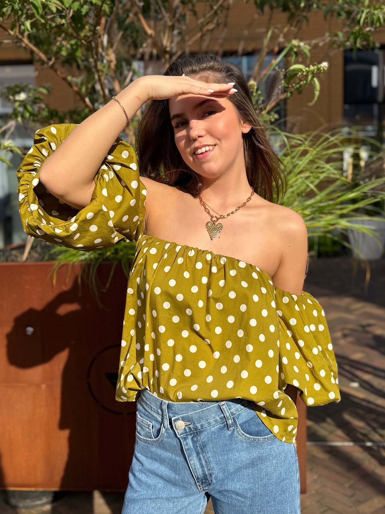 Avocado off shoulder blouse Dotje