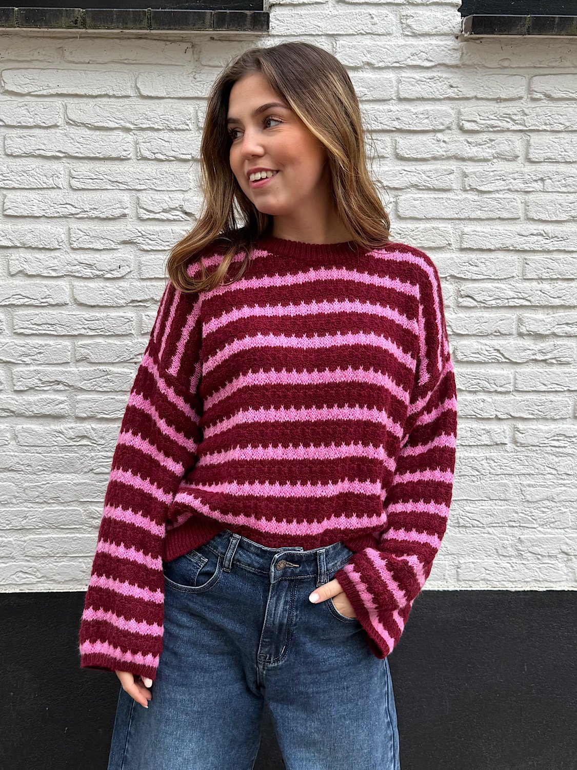 Bordeaux trui met roze strepen