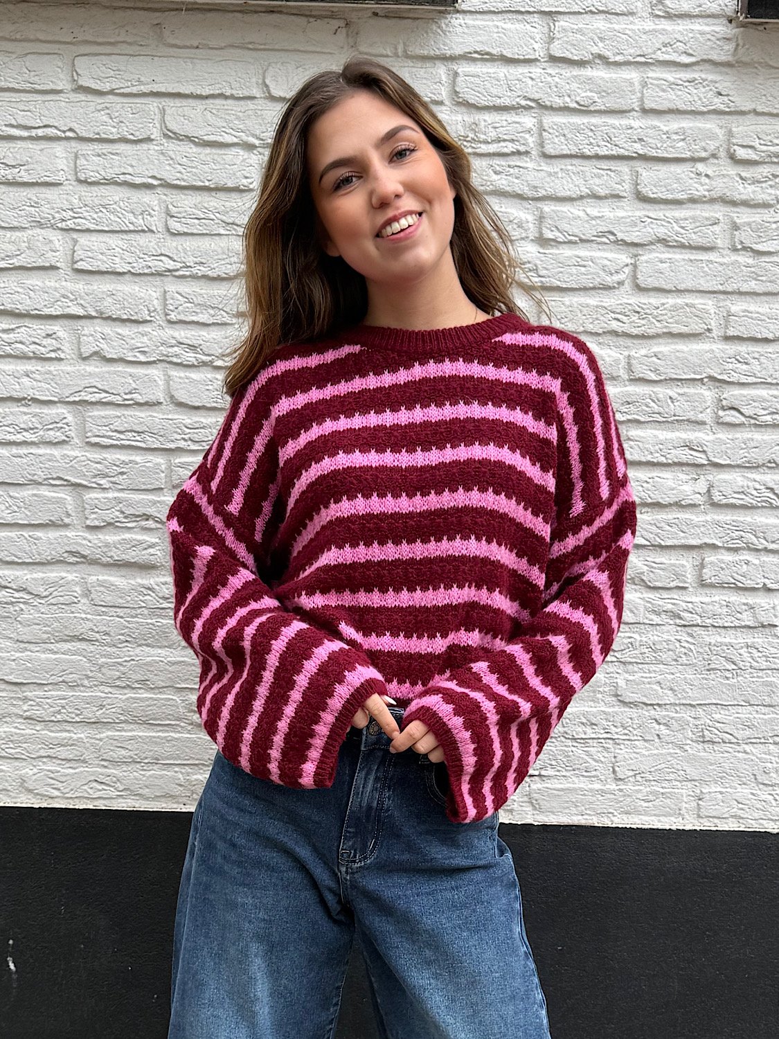 Bordeaux trui met roze strepen