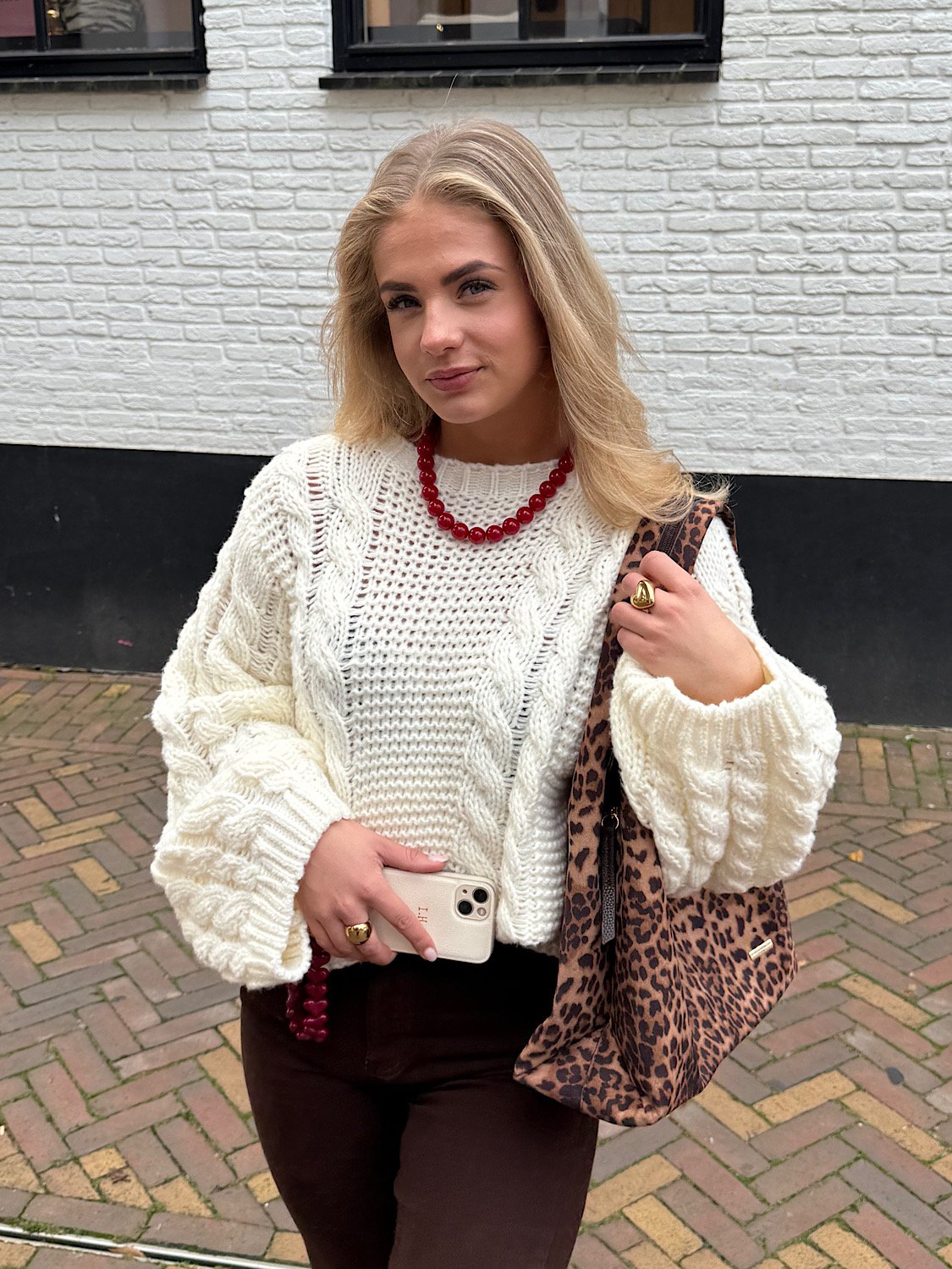 Ecru oversized kabel knit