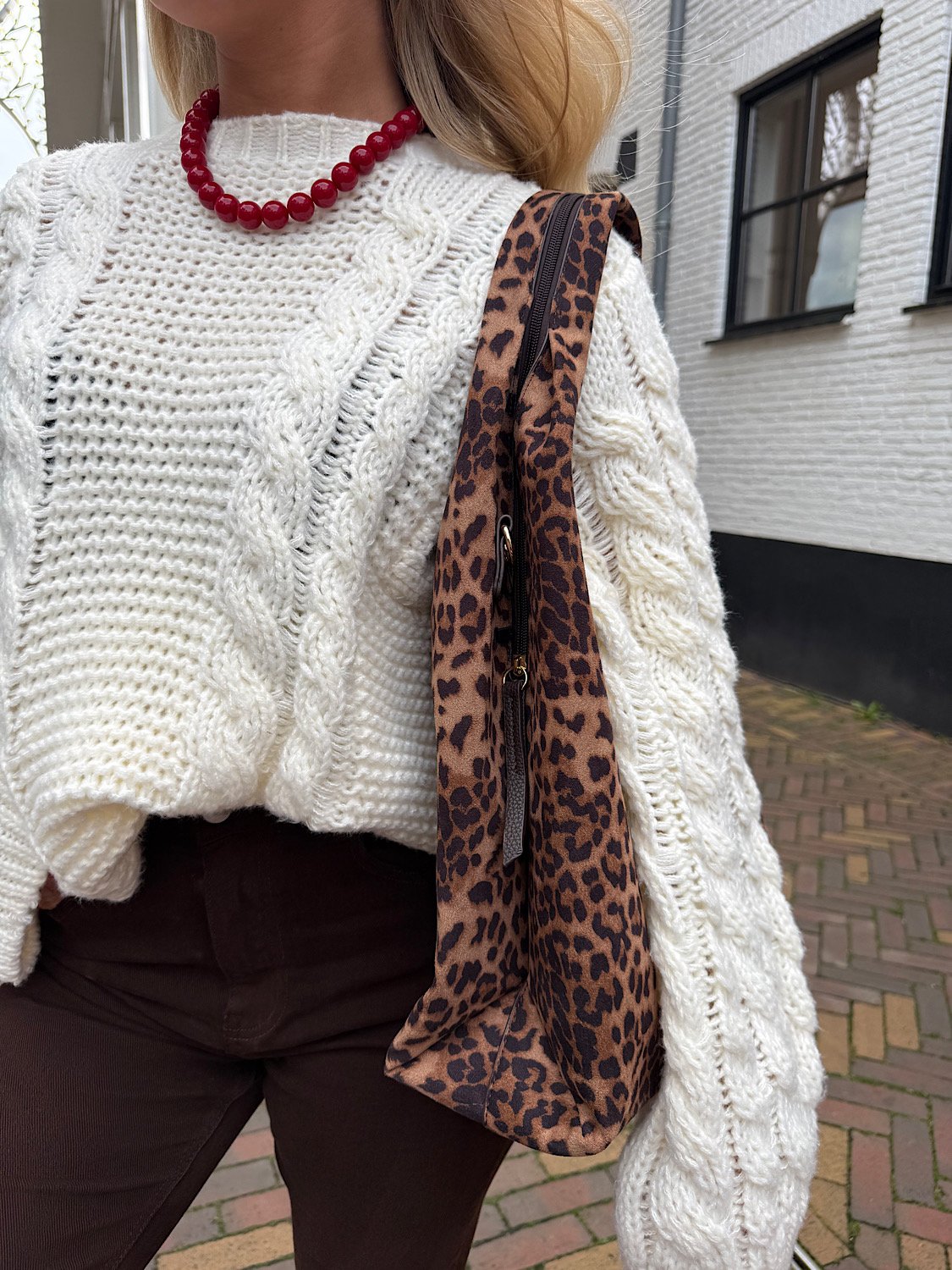 Ecru oversized kabel knit