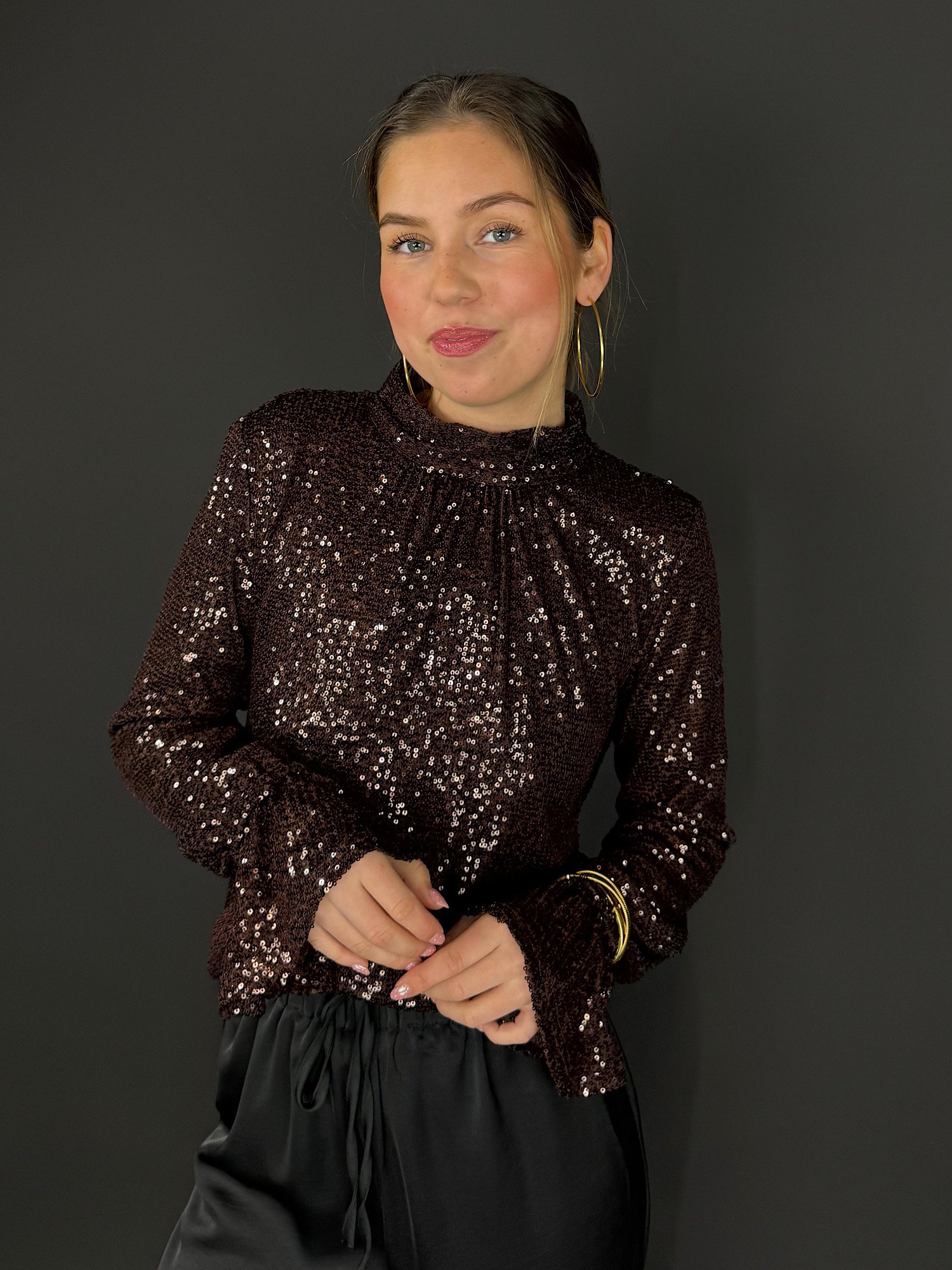 Top met open rug Esmay - bruin