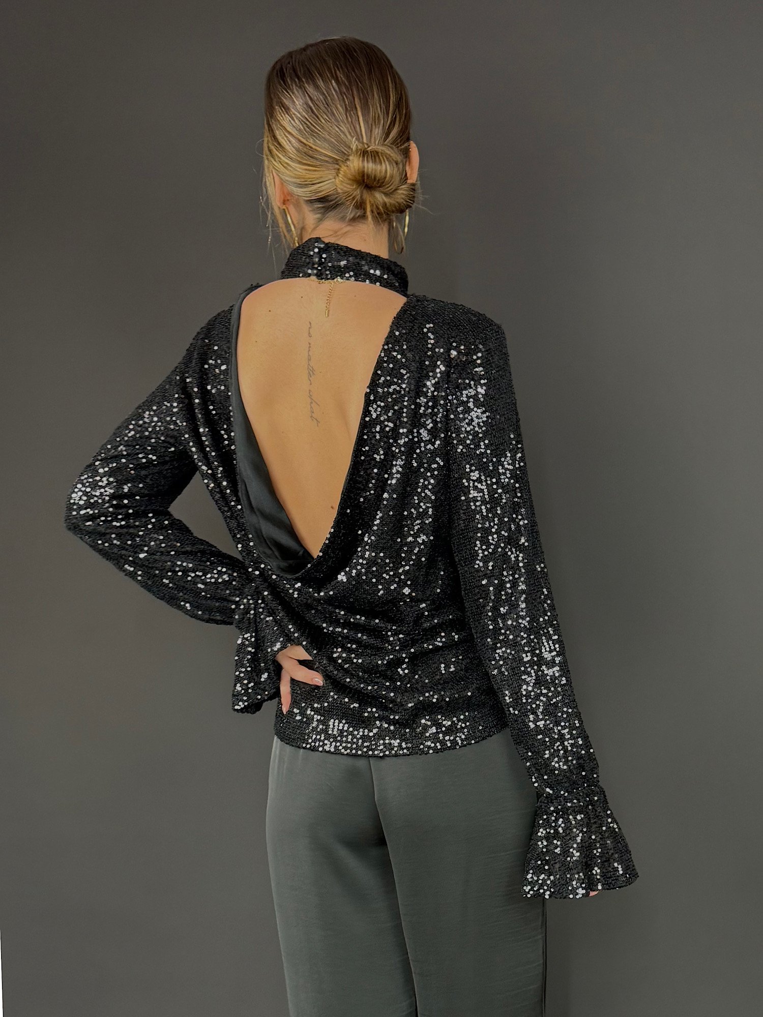 Top met open rug Esmay - zwart