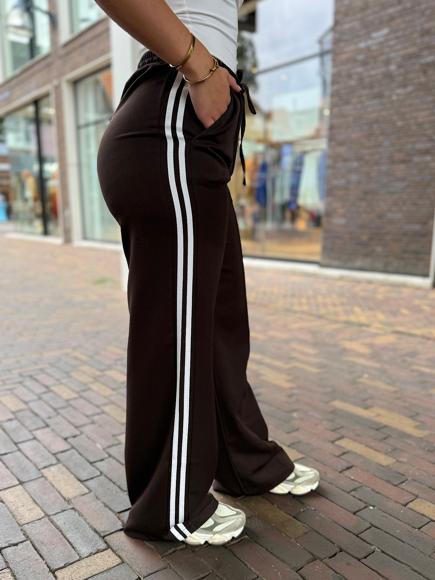 ZM - Bruine wide leg met strepen Novi