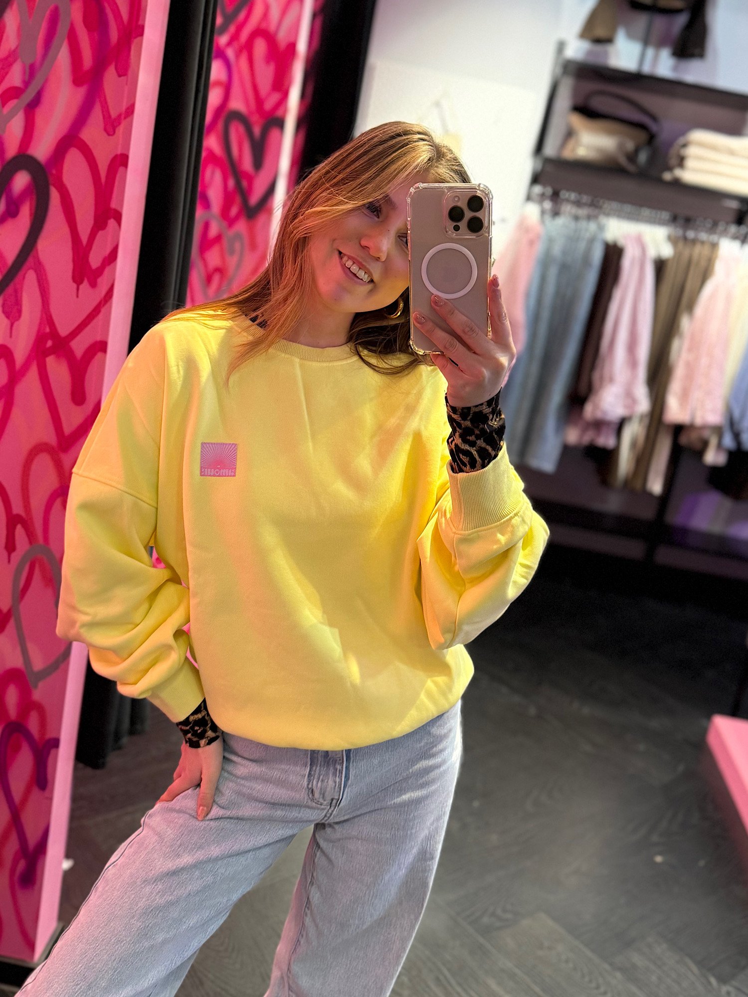 Sweater met patch Amour- geel