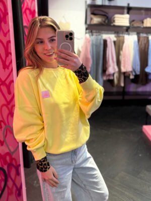 Sweater met patch Amour- geel